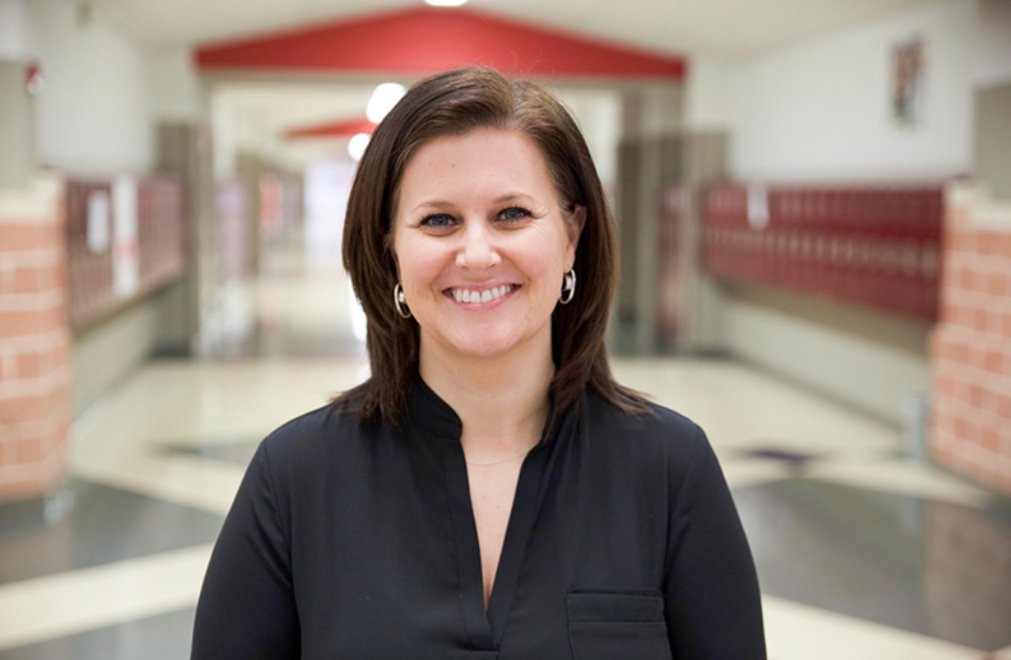 drdebracantu's tweet photo. Thanks @MrsHosack for serving as a guest speaker today for our UT Principal Program. She is AISD's Executive Director of HR and former principal at Akins, North Forney and McCallum High Schools. What starts here changes the world. ๐ค #TPLA #UTAPP @AISDSupt https://t.co/1wYLACMJO8