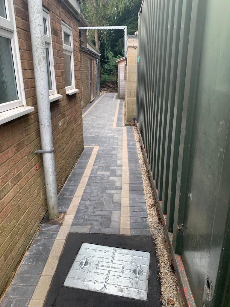 HoddyCCOfficial's tweet photo. And that's #projectpatio completed π·ββοΈβ
Thank you so much to our members and Broxbourne council for making this happen.
Huge thanks also to Miles and his team at Quality Paving & Driveways Ltd - it looks amazing!
#improvingonandoffthefield #thankyou #greenmachine https://t.co/DkshcStXQ5