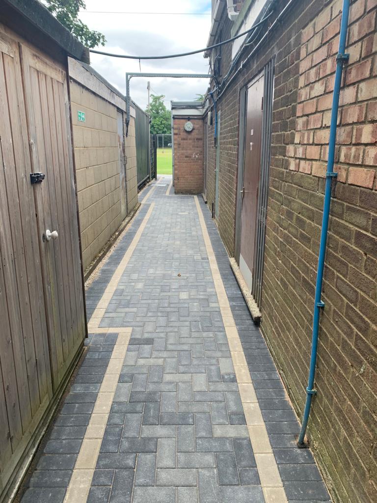 HoddyCCOfficial's tweet photo. And that's #projectpatio completed π·ββοΈβ
Thank you so much to our members and Broxbourne council for making this happen.
Huge thanks also to Miles and his team at Quality Paving & Driveways Ltd - it looks amazing!
#improvingonandoffthefield #thankyou #greenmachine https://t.co/DkshcStXQ5