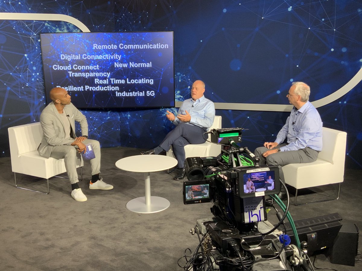Being connected is of essence. No doubt. Especially in #ProcessAutomation #digitalconnectivity is a key player for a safe, secure and smooth production. ⁦<a href="/ChrisAway/">Chris Brow</a>⁩ asking for  insights from ⁦@EberleEckard⁩ &amp; ⁦<a href="/MWeinlaender/">Markus Weinlaender</a>⁩ at #DigitalEnterpriseSummit #5G