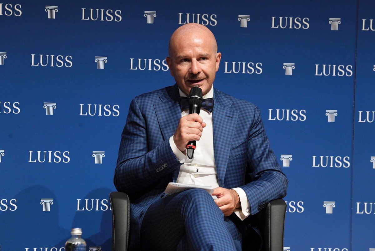 UniLUISS's tweet photo. “L'evento odierno chiude il ciclo di #LuissMasterClasses lanciato durante il lockdown. Oggi ci occuperemo di formazione universitaria, il tema più importante all’interno di un Ateneo, e lo faremo con due ospiti d’eccezione”, il Rettore #Luiss @ProfPrencipe https://t.co/vqzsruMKxX