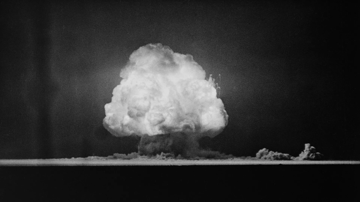 Ian W Toll On Twitter 75 Years Ago Today The Trinity Nuclear Test A Pinprick Of Searing White Light Expanded Almost Instantly To Become A Small Sun Half A Mile In Diameter