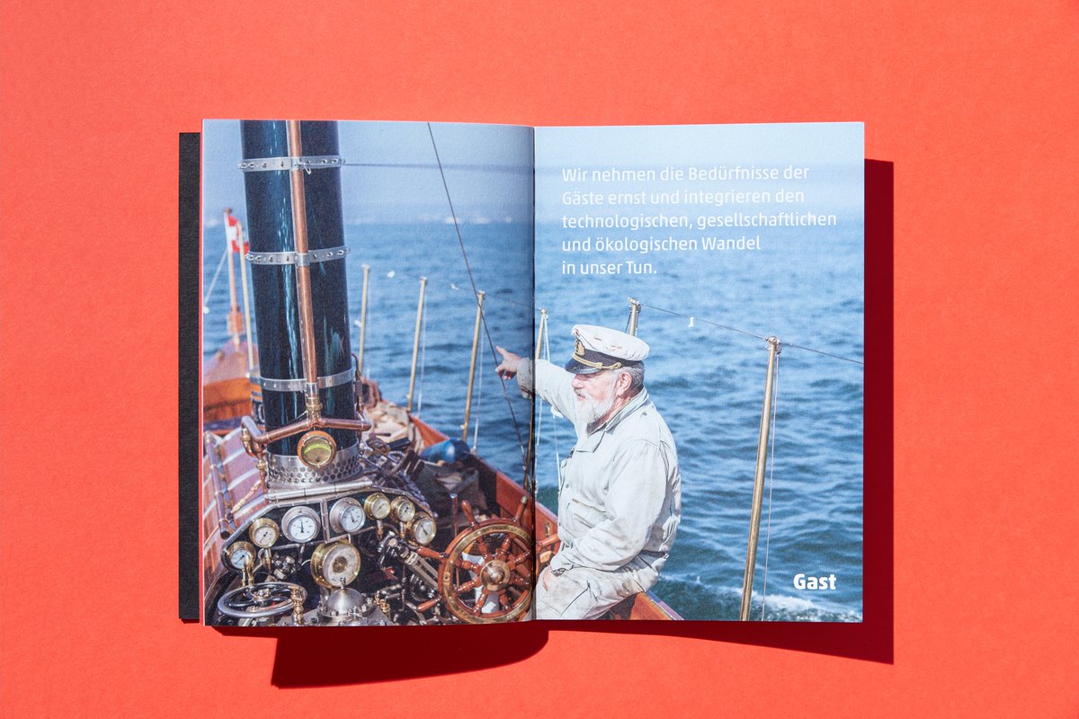 superbfg's tweet photo. Bodensee Vorarlberg Markenbuch. Das Markenbuch transportiert die Kernwerte des Tourismusverbandes nach innen und außen und zeigt auf, was die Region so lebenswert und besonders macht.  https://t.co/5HkwIDAulw
#superbfg #thingswedo #design #bregenzerwald #designaustria https://t.co/vAdm8FrzHc