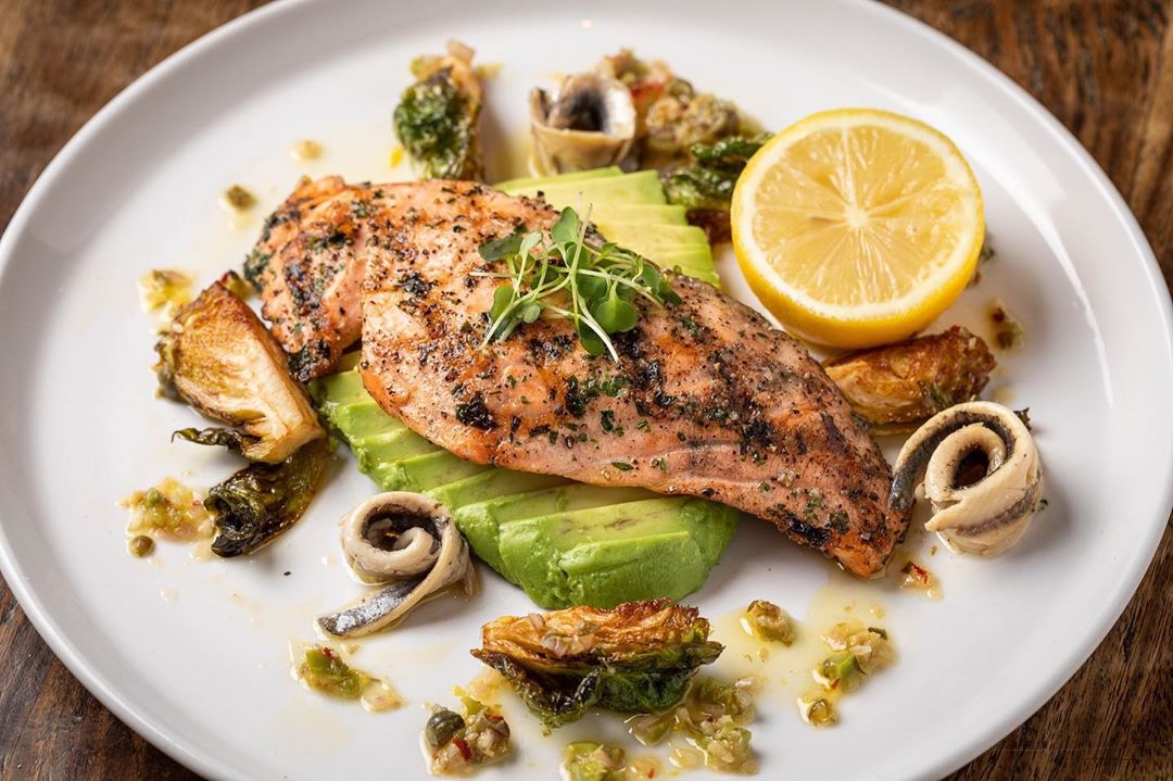 We’re experts in the art of pairing food and wine! Explore our menu at qoo.ly/375fux and join us in CityCentre.