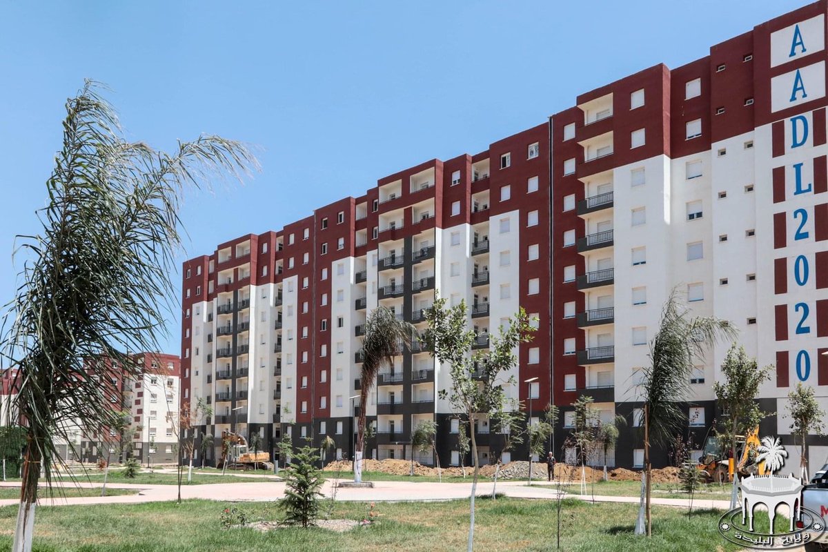 Wilaya_de_Blida's tweet photo. Le wali de la wilaya de Blida a effectué une visite de travail et d’inspection au nouveau pôle urbain de Safsaf et le site 3500 logement aadl dans la nouvelle ville de Bouinane le 16 juillet 2020 https://t.co/nTX14v0SZF