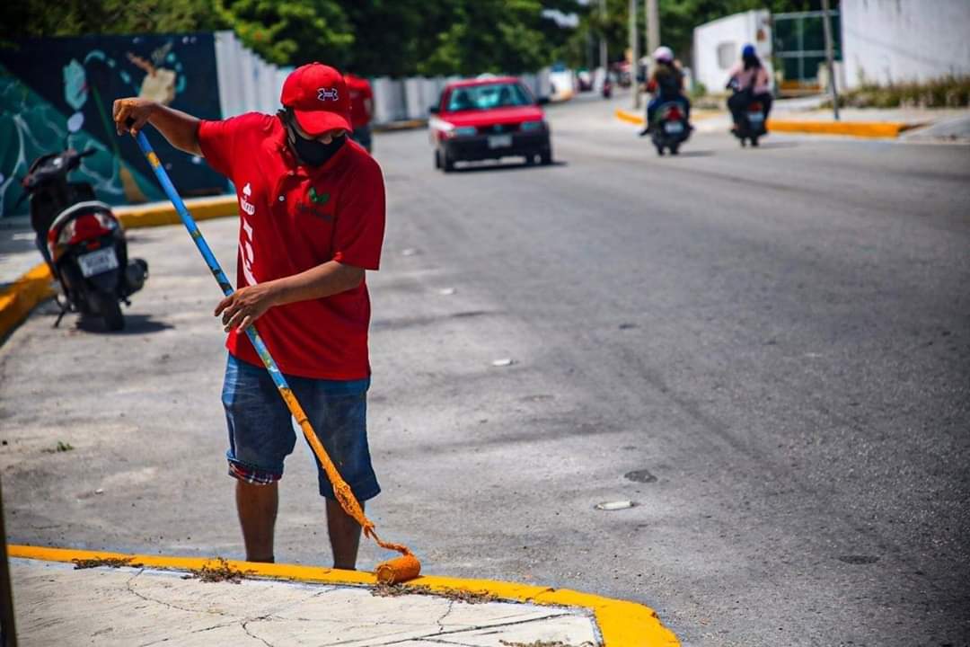 juancarrillo58's tweet photo. Como parte de las acciones de mantenimiento y preservación de la imagen de nuestra isla, esta mañana realicé un recorrido por los puntos donde se lleva a cabo el programa #IslaVerde♻️. 

#HagamosFuturo https://t.co/C9AP9pNKgP