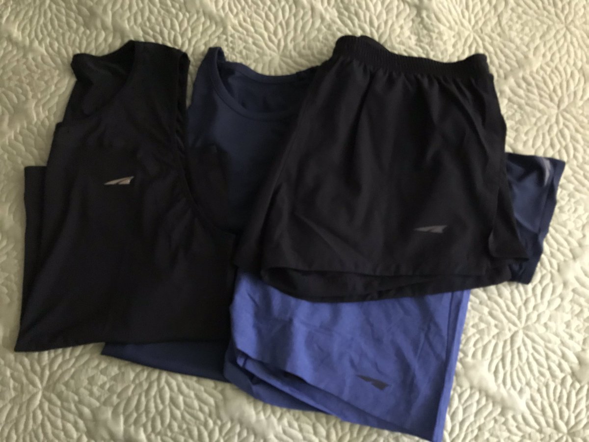 wortholomew's tweet photo. #Ad — Another exciting @altrarunning mail day recently, a few more pieces for some #AltraHeadToToe action. And those blue Viz-Tex shorts: 📸🤩.

#AltraRedTeamUS #AltraRunning #ZeroLimits #EmbraceTheSpace #BalancedCushioning #Fitness #Running #Athlete #RunChat #GoodMailDay https://t.co/CHreZye9dy