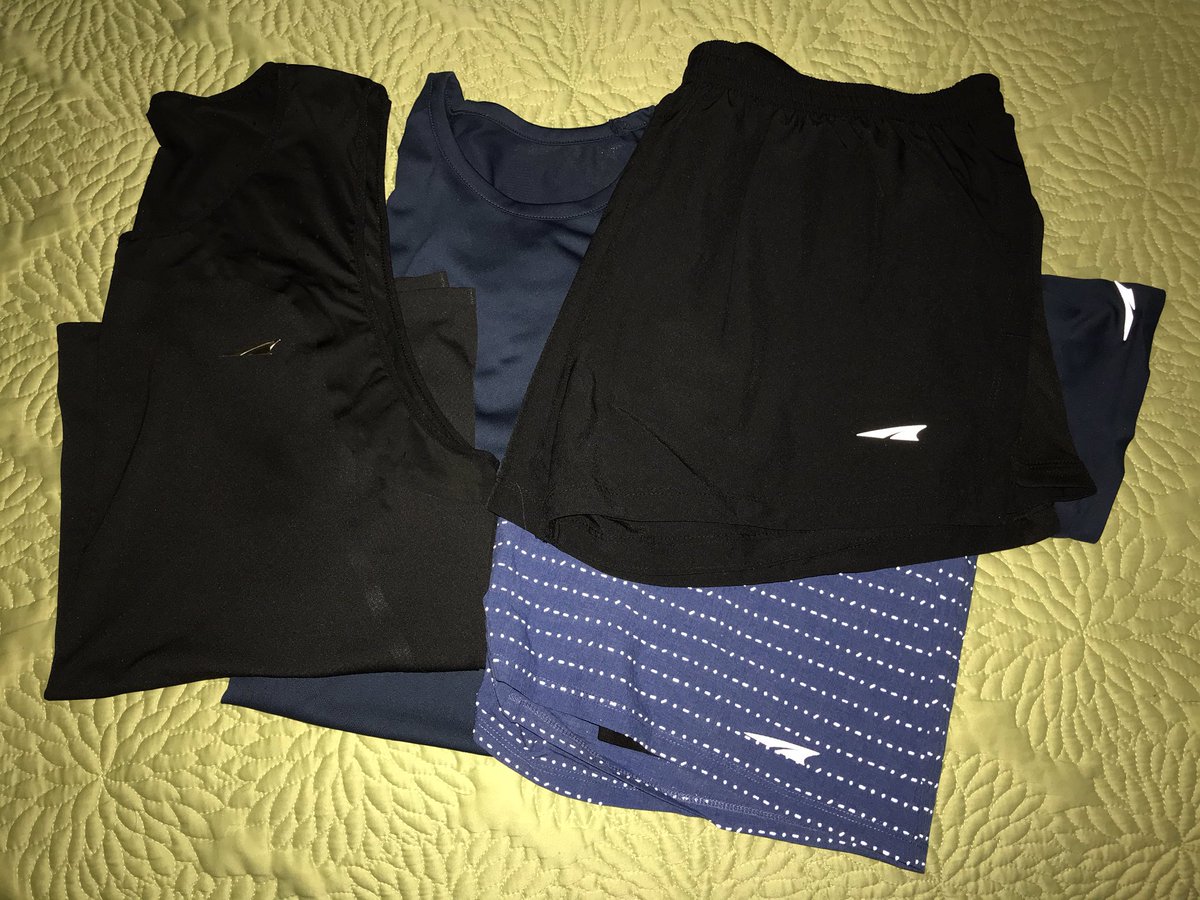 wortholomew's tweet photo. #Ad — Another exciting @altrarunning mail day recently, a few more pieces for some #AltraHeadToToe action. And those blue Viz-Tex shorts: 📸🤩.

#AltraRedTeamUS #AltraRunning #ZeroLimits #EmbraceTheSpace #BalancedCushioning #Fitness #Running #Athlete #RunChat #GoodMailDay https://t.co/CHreZye9dy