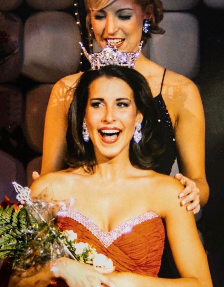 MissNebraskaOrg's tweet photo. Happy Birthday to our Forever Miss Nebraska Krista (Knicely) Anderson, Miss Nebraska 2002. https://t.co/jDX27ASgd6