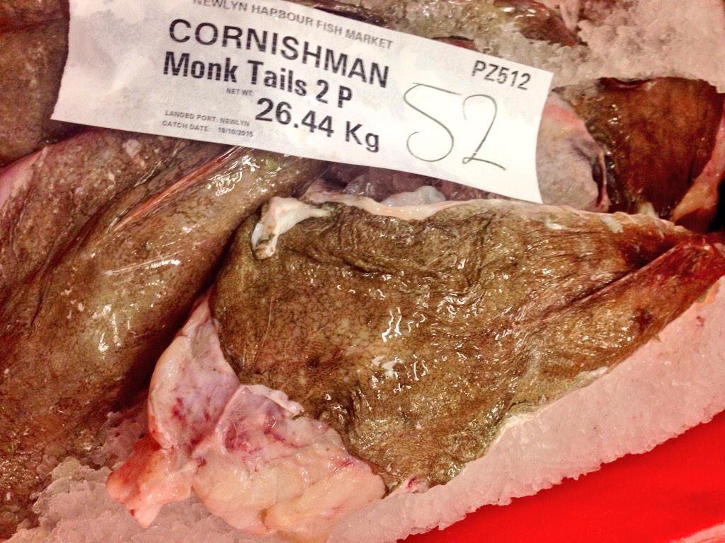 NewlynFishing's tweet photo. A Trio of #BeamTrawlers offering #FreshCornish Prime Fish including rightfully becoming a #FlatFish Favourite in #CornishSole (Megrim), together with the #inshores landing #dayfresh Quality makes up #FishFriday NewlynMkt Auction! #SupportLocalFishmongers #EatMoreFish https://t.co/ubeo0sJuoL