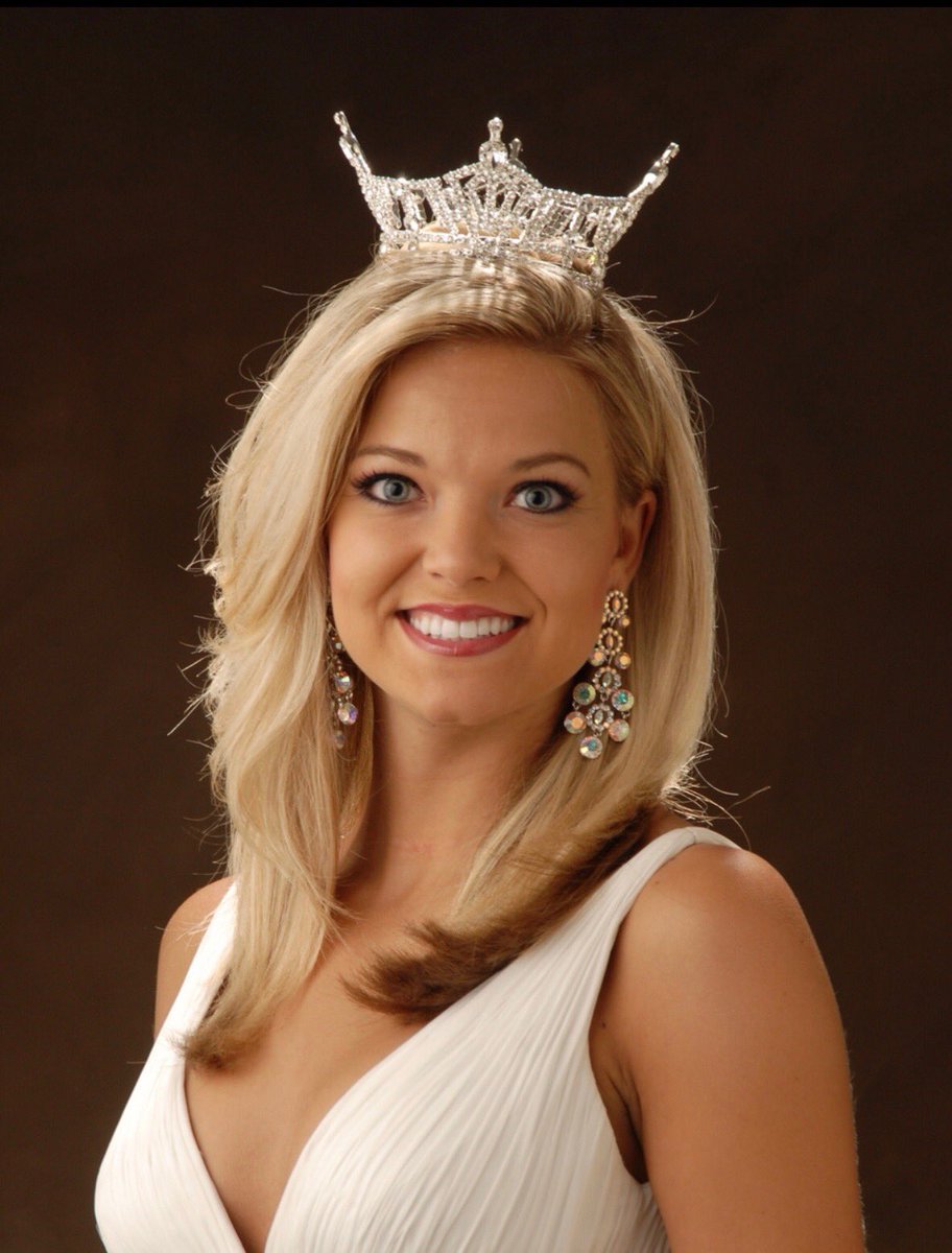 MissNebraskaOrg's tweet photo. Happy Birthday to our Forever Miss Nebraska Ashley Bauer, Miss Nebraska 2007! https://t.co/nE0wKVLDIu