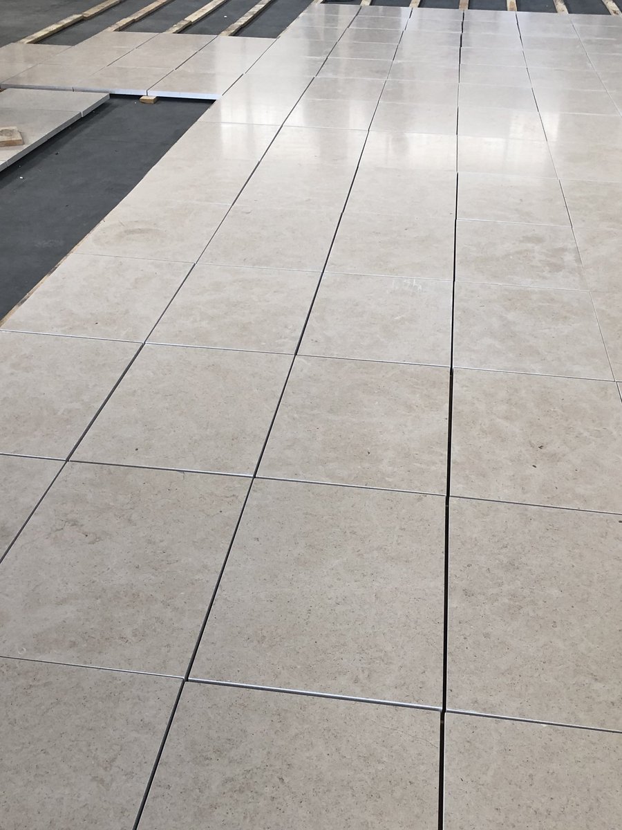 LusorochasLda's tweet photo. Dry lay of Moleanos at #lusorochas
#moleanos #cuttosize #naturalstone #facade #marble https://t.co/KoqSTngboc