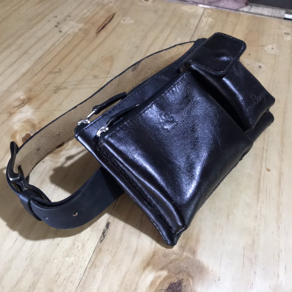xicumba's tweet photo. #beltbag #pochete #leather #handmade +258🇲🇿 https://t.co/Qak7UIw2Ga