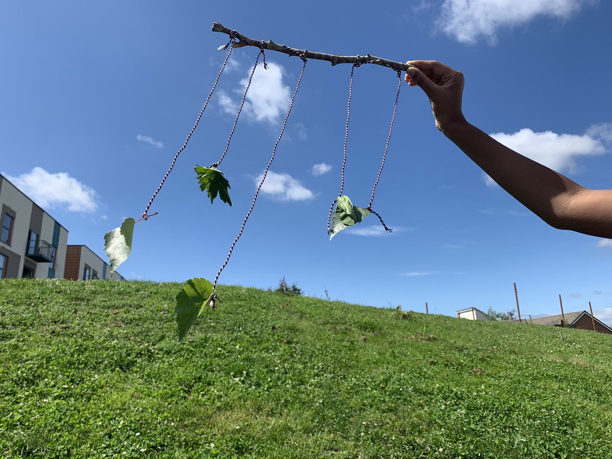 ellen2607's tweet photo. Getting outdoors with the learners today to make leaf mobiles 🍂🍃🍁💭  
.
.
.
#outdoorlearning #learninginnature #knottingskills https://t.co/3D0vy5AH32