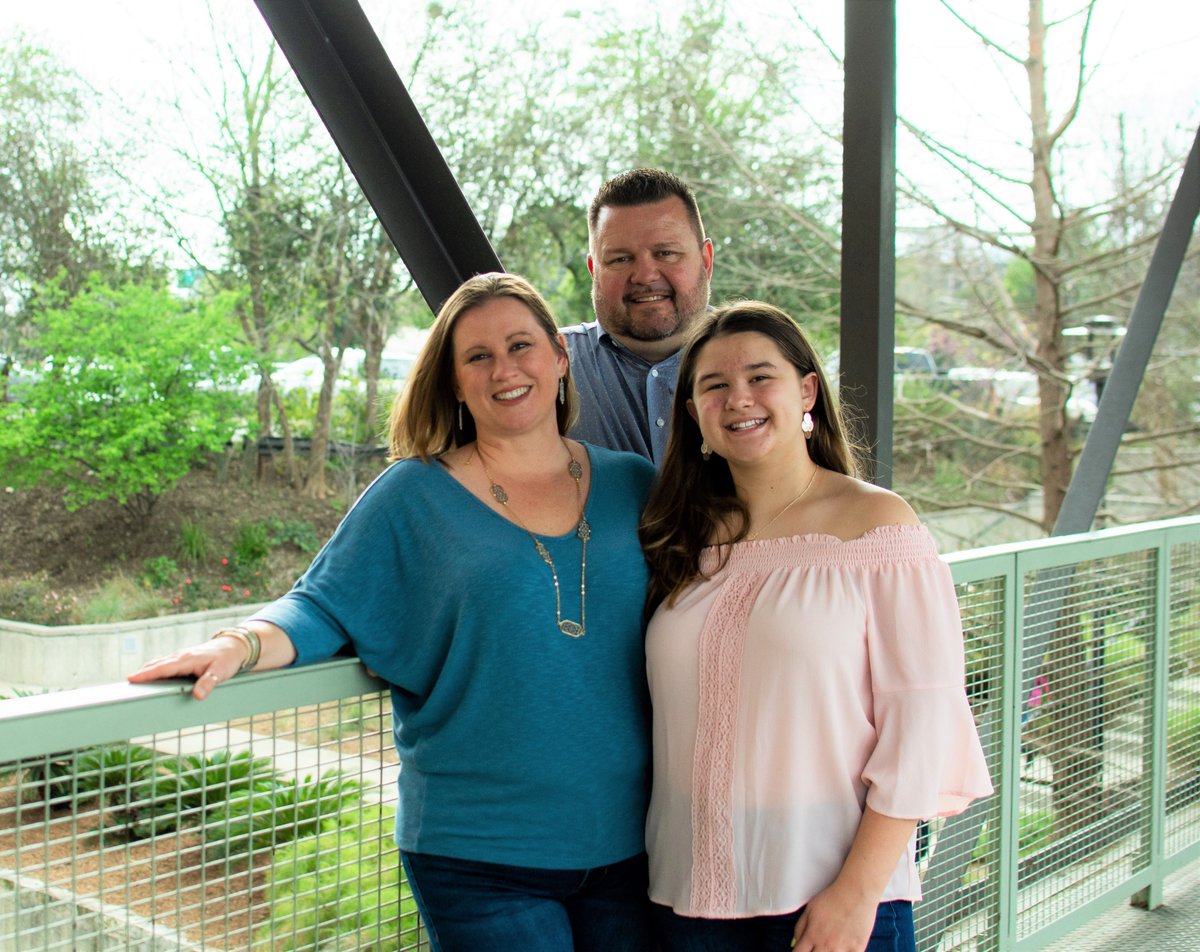 1HOPEforKids's tweet photo. Visit our Facebook page to learn more about 1HOPE team member, Christy, in this week's #StaffSpotlight ! https://t.co/cHc5sglKIq https://t.co/X63dYUNsN7