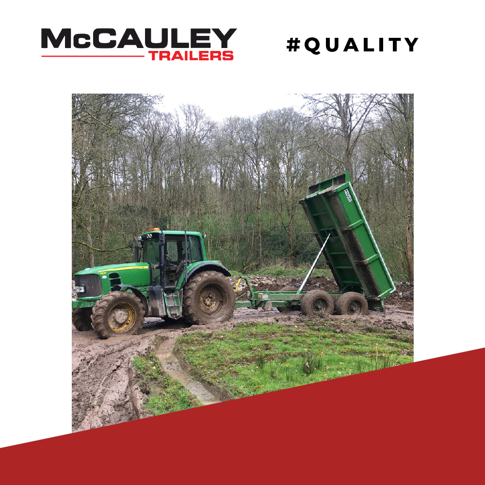 MACTrailers's tweet photo. 🌟COMPETITION🌟

Do you have a McCauleys/MACTrailer &amp; would like the chance to WIN a McCauley's jacket? 🧥🚚🚜

Send us a PRIVATE MESSAGE with:

- A good quality photo of your McCauley's trailer
- 2/3 sentences on how your McCauley's trailer has performed on your project. https://t.co/Y5HxSLoJBn