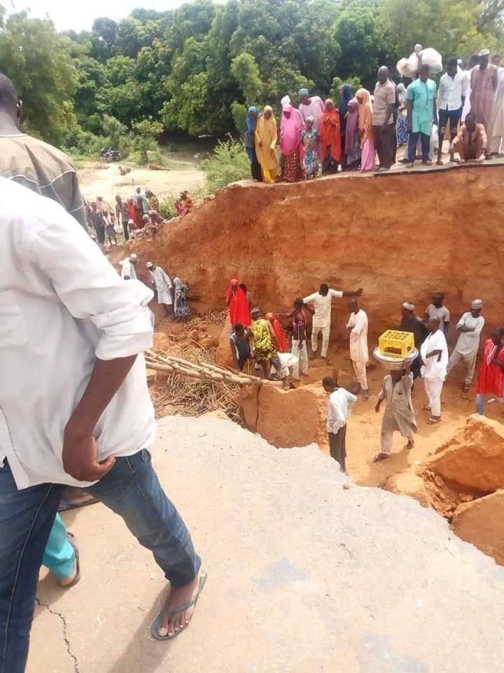 HumAngle_'s tweet photo. Nearly two weeks after the bridge linking Batsari LGA to the State capital, Katsina in Northwest Nigeria collapsed, there is no help in sight by the Governor Bello Masari led administration. https://t.co/NiObbdrjfw