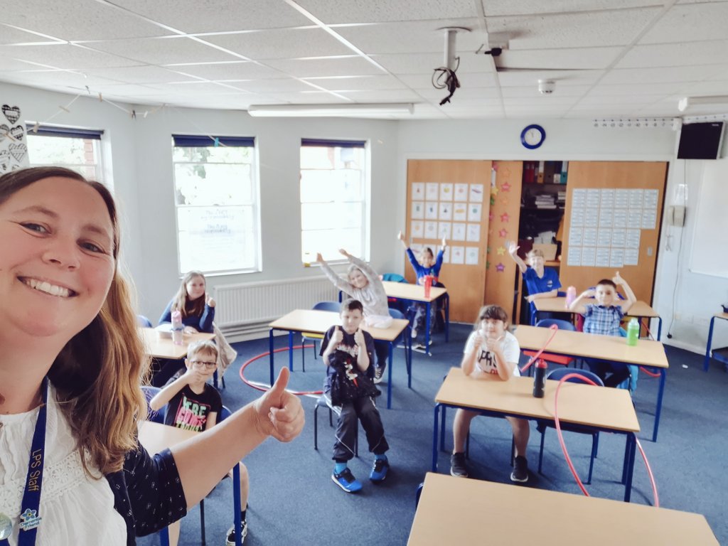 4EB_2019to2020's tweet photo. The second day of goodbyes, this time with Pod B and to those on our zoom call. A lovely Disney themed day and more positive words to sum up the year;  'amazing, super, spectacular, bangin', astonishing, epic, fantastic &amp; extraordinary'. A great end to Year 4! 🥰 https://t.co/ROQIJO71DC