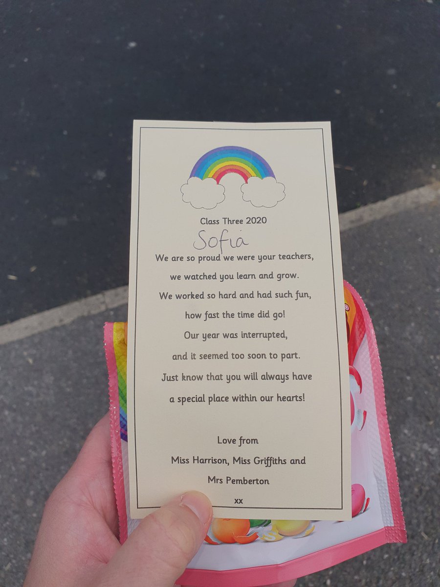 NicnacW79's tweet photo. Thank you so much Class 3 Teachers for the little gift today! Sofia loved her time with you 💗 she's looking forward to year 1 in September @KSInfants https://t.co/iI9QWNRbmR