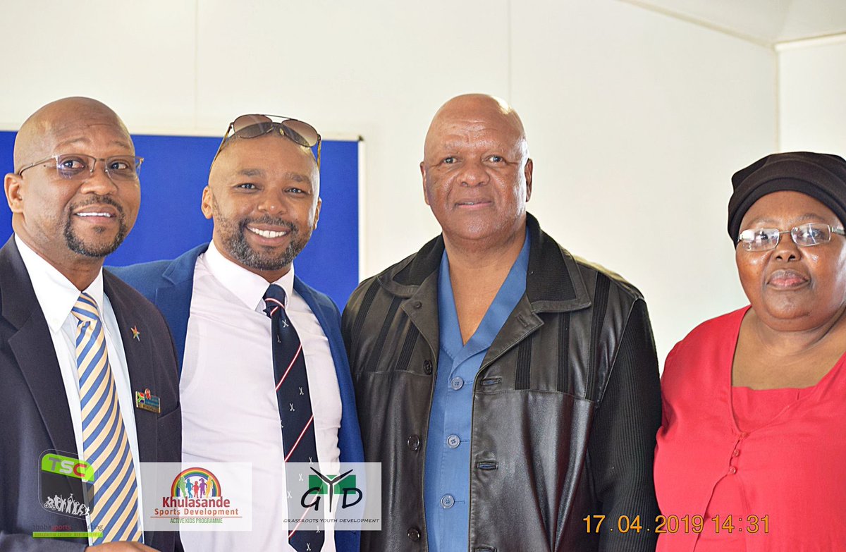 thobz_the_coach's tweet photo. #TBT When I shared space with the Minister of Energy. EDF and GYD opening doors for me 🙏🏾 ❤️ 🌷 @KhulasandeSpor1 #ProudMoment #GYD #KSD #TSC @radebe_jeff https://t.co/RBhprrm8KN