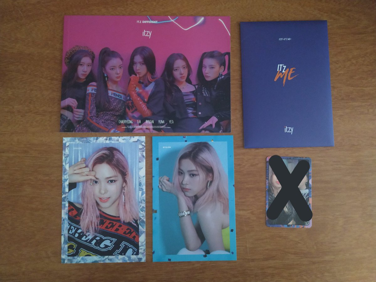 Itzy7sell's tweet photo. [ ITZY WTS ]

It's Different Photobook preorder: 5€
Ryujin preorder postcards: 3€ each or 5€ both
It'z me preorder postcards: 2€ each or 6€ set

Loc: EU (spain)

@tradesitzy @ItzyTrade @itzytrading @girlgrouptrade @kpopswapndrop @tradesinkpop @kpopthriftshop @KpopTrading_ https://t.co/32akH0BaZ4