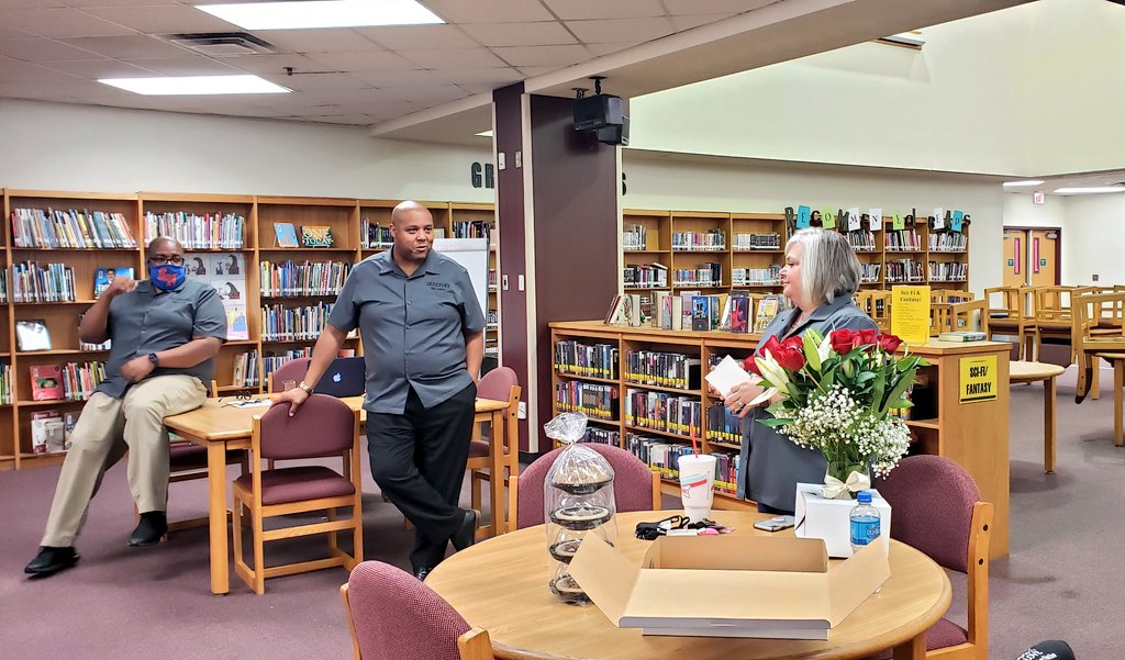 MesquiteHS's tweet photo. Saying goodbye is never easy. We'll miss you, Mrs. Mayad, but we share in your excitement as you begin your new role as the Director of Data Management. We take comfort in knowing you're not far from us. We love you! #flagshipfam #SkeeterNation #MayadMemories https://t.co/1Qyq7Q8SlN