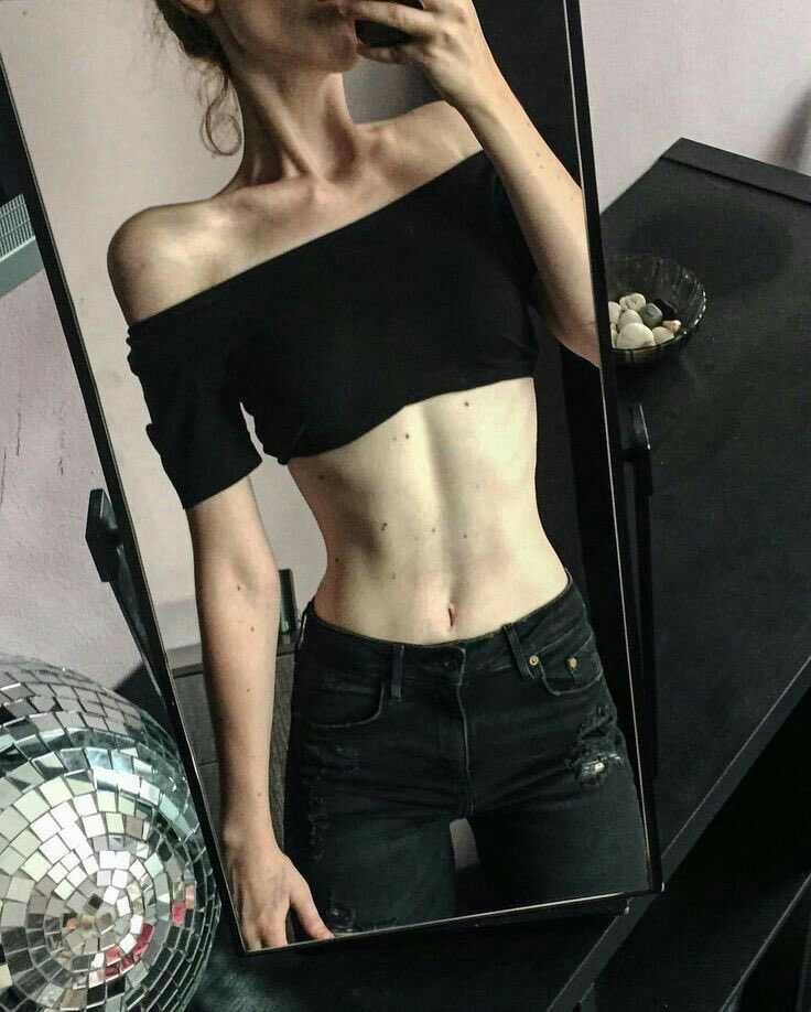 SkinnyDreams29's tweet photo. #thinspo #thin #skinny #thinspiration #goals #ednos #fasting #proana #proanamia #bonespo #meanspo #edtwt #triggerwarning #inspo #promis #thursdaymorning #ThursdayThoughts https://t.co/rBZ7Dcsj8n