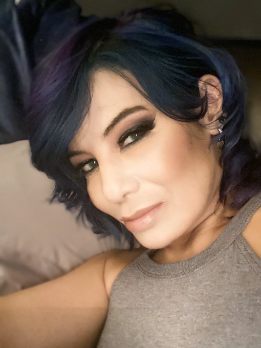 Hi! What&rsquo;s everyone up to today? https://t.co/JPu6SumHph