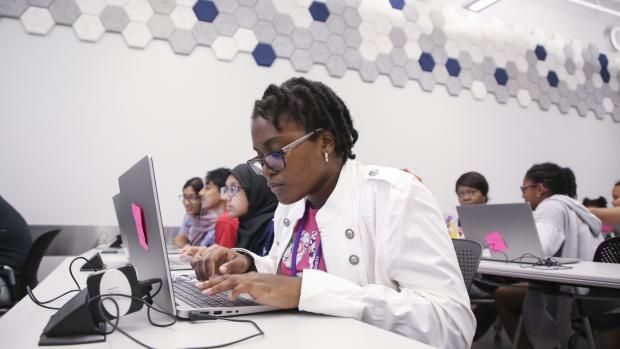 nyutandon's tweet photo. Thanks to our partnership with @GirlsIncNYC, and with the support of @The_DTCC, @NYUPolyK12StemED is giving students underrepresented in #STEM fields an immersion in the fast-growing field of cybersecurity. #STEMNow #NYUTandonMade https://t.co/zbG7TD8Ppw https://t.co/MRl8woFsgv https://t.co/h6s9ZsoIf5