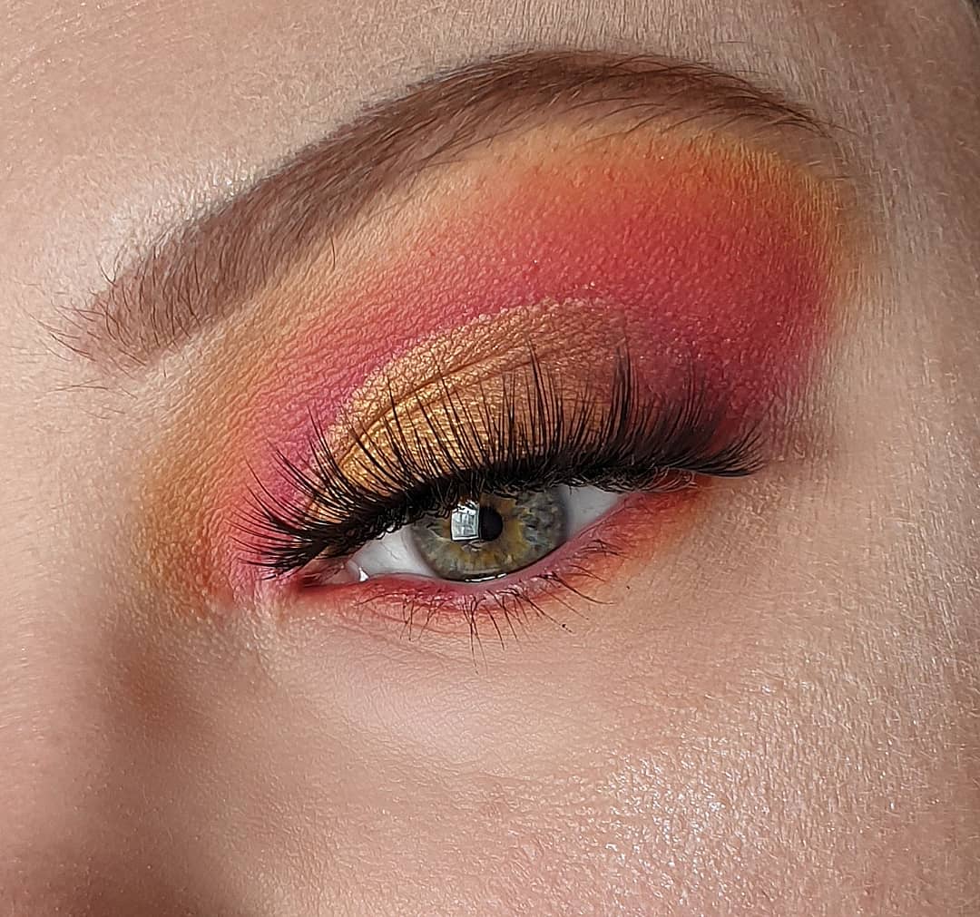 LoveshyLondon's tweet photo. We've got summer vibes from these beautiful colours! ☀
..
@beklies_makeupcorner uses our HD contour kit while applying her fantastic makeup! We love her page, go and check it out! 🔥👏
..
#Everydaymakeup #Summertones #Summermakeup #Beauty #Vegan #Crueltyfree #Makeup https://t.co/impzIvWFBe