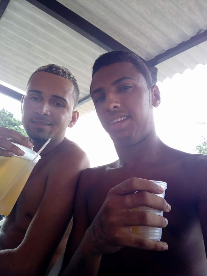 rlkdobathoca's tweet photo. Eu e  meu rlk paraibao 😭 muitas sdds tua meu rlk da marcola 🚩 esse dia nois embrazo 😢 https://t.co/mD0hDODFFu