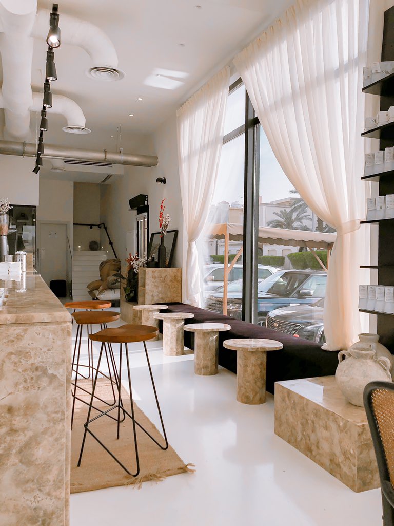 i_anq0's tweet photo. مع من تحب ، تجد أبسط الاشياء فرحاً🤍✨

Camera | iPhone 8 Plus 📱
Location | Origin Coffee 🖤☕️

#iPhone #photoshoot #تصوير_ايفون #تصويري #كافيهات #كافيهات_الرياض #الرياض https://t.co/gOh2SbPZ2s