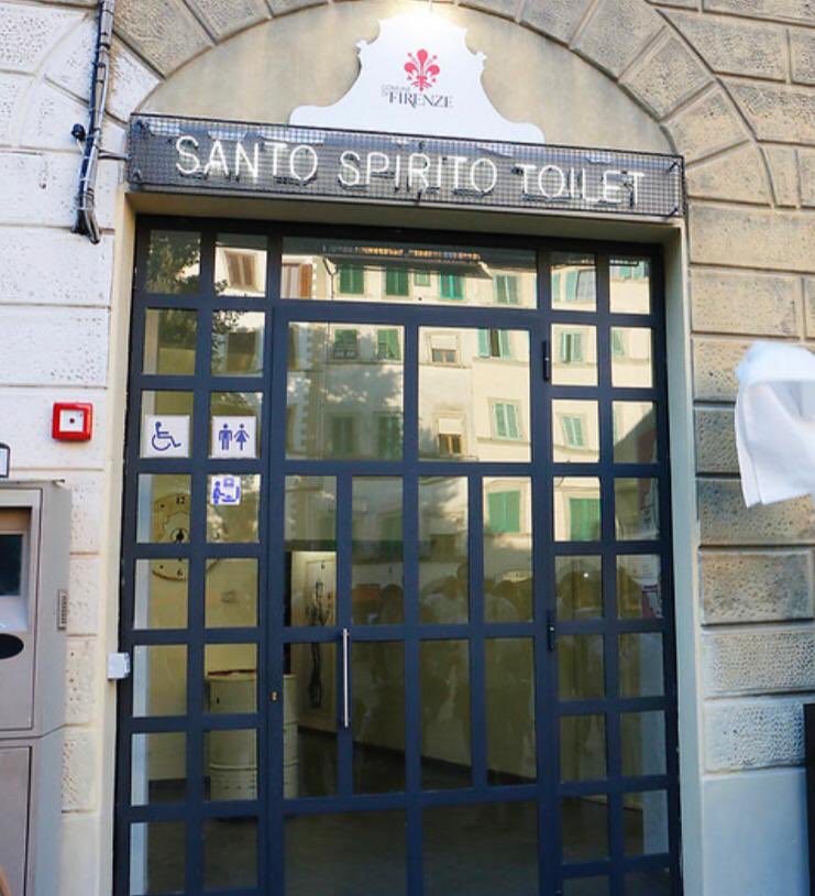 Alessia_Bettini's tweet photo. Da stasera si #allunga fino alle 4 l’orario di apertura #gratuita dei bagni in S. Spirito il giovedì, venerdì e sabato. Dopo l’accordo con i locali, interveniamo ancora per il decoro della piazza. E con Alia mettiamo a disposizione anche 12 contenitori in più per la differenziata https://t.co/Ct76qCg1HT