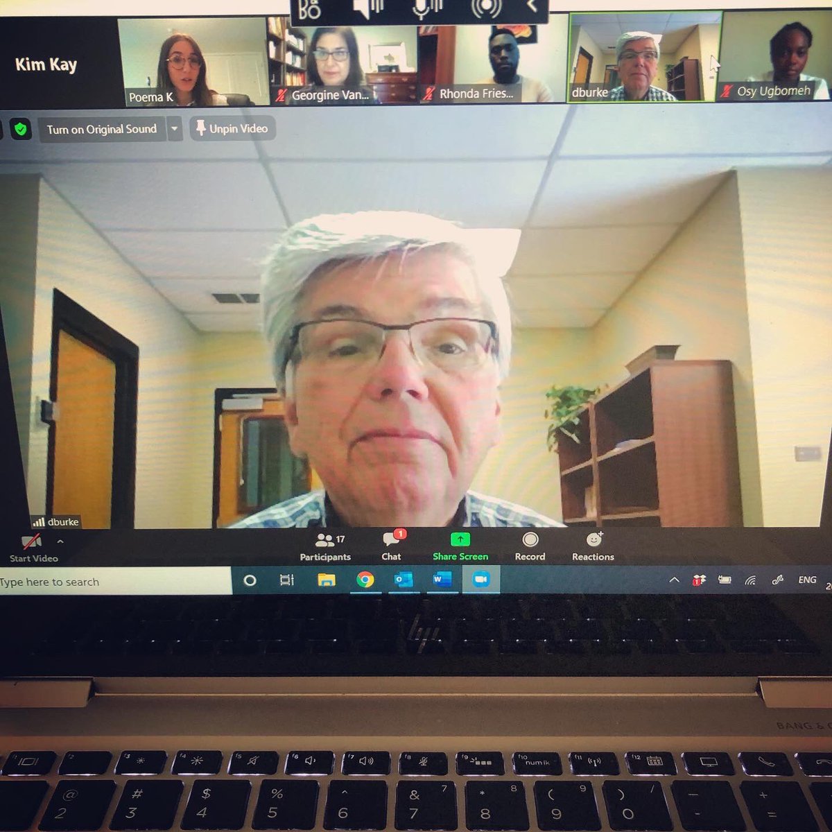 BoothUC's tweet photo. We just wrapped up our international student virtual event! Thanks so much to everyone who participated. We are excited to have you all as part of the Booth UC community. (Special thanks to Dr. Burke for dropping by!) #international #student #community #boothuctogether https://t.co/EzvQiMmz2V