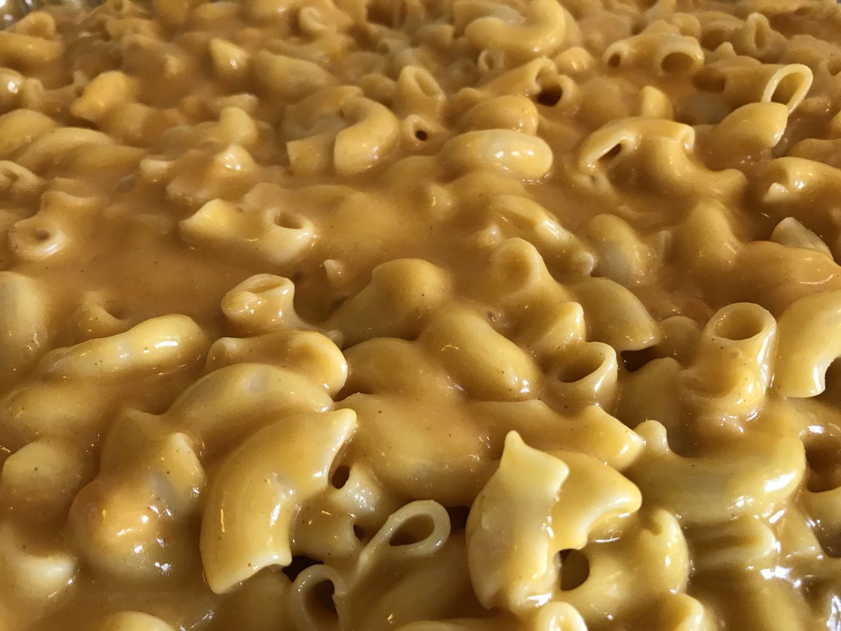 MrsChelseaMonet's tweet photo. Our Jerk and Vegan Mac &amp; Cheese is our #1 requested item! We be trying to switch it up the people say ummm where is the jerk &amp; mac?? 🧐 #CafeMonetLA https://t.co/U4Ox3ASn4B