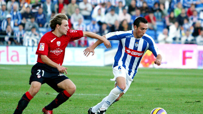 Cazorla es mucho más que un ejemplo de superación, aquí van algunos datos que ha obtenido en los equipos por los que ha pasado:- Recreativo de Huelva: 34PJ / 5G- Málaga CF: 42PJ / 9G / 8A- Arsenal: 180 PJ / 29G / 45A- Villarreal CF: 327PJ / 57G / 54ª