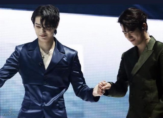 IGOT7FORGOT79's tweet photo. โหวตเรือแรงก็อตเจ็ด🛳

#GOT7 #갓세븐 @GOT7Official 

มาร์คแบม.                ปมนยอง
👇🏼.                                  👇🏼 https://t.co/Zc84UNnguD
