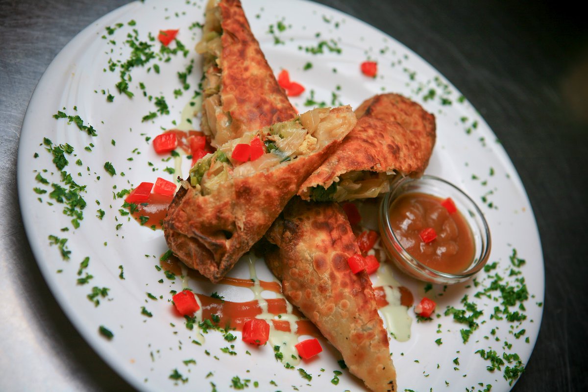 MarlinGrill's tweet photo. Marlin Grill's menu is filled with classic dishes, with our own little twist, of course, such as these Duck Spring Rolls!
#MarlinGrill #Classic #EatLocal #FineDining #DuckSpringRolls #Florida #Sandestin #AwardWinning https://t.co/aby8qYy0wX