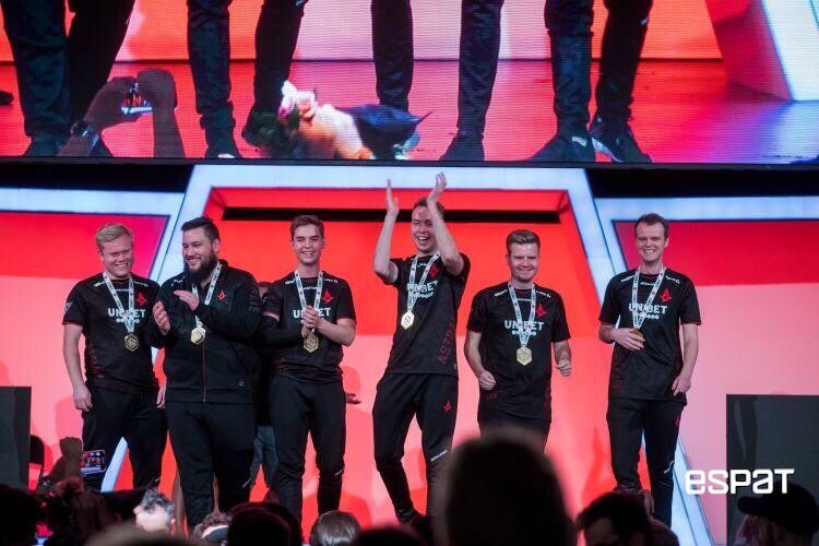 espatmedia's tweet photo. Throwback to the 2019 #ECS8 Finals at the @EsportsStadium and an @astralisgg victory over Team Liquid 🏆
📸: @DavidSsandman | ESPAT https://t.co/aQ3m3BtZ2t