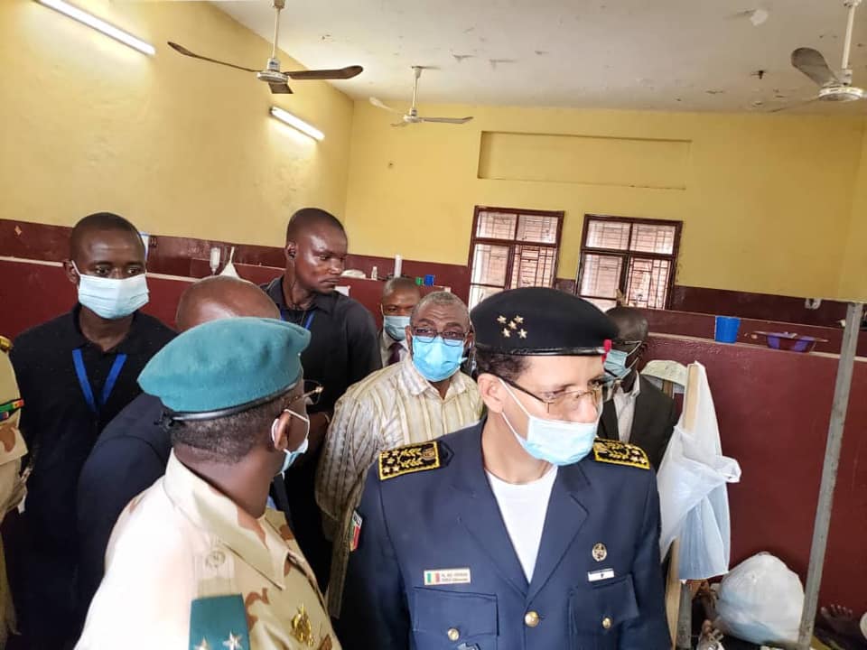 #Mali

Prompt rétablissement aux policiers, gendarmes et gardes blessés d´aucuns par des balles réelles tandis que d'autres ont été touchés par des tirs de lance-pierres, nous rapporte-t-on de source sécuritaire.

Heureusement que la manifestation du #M5RFP était pacifique !