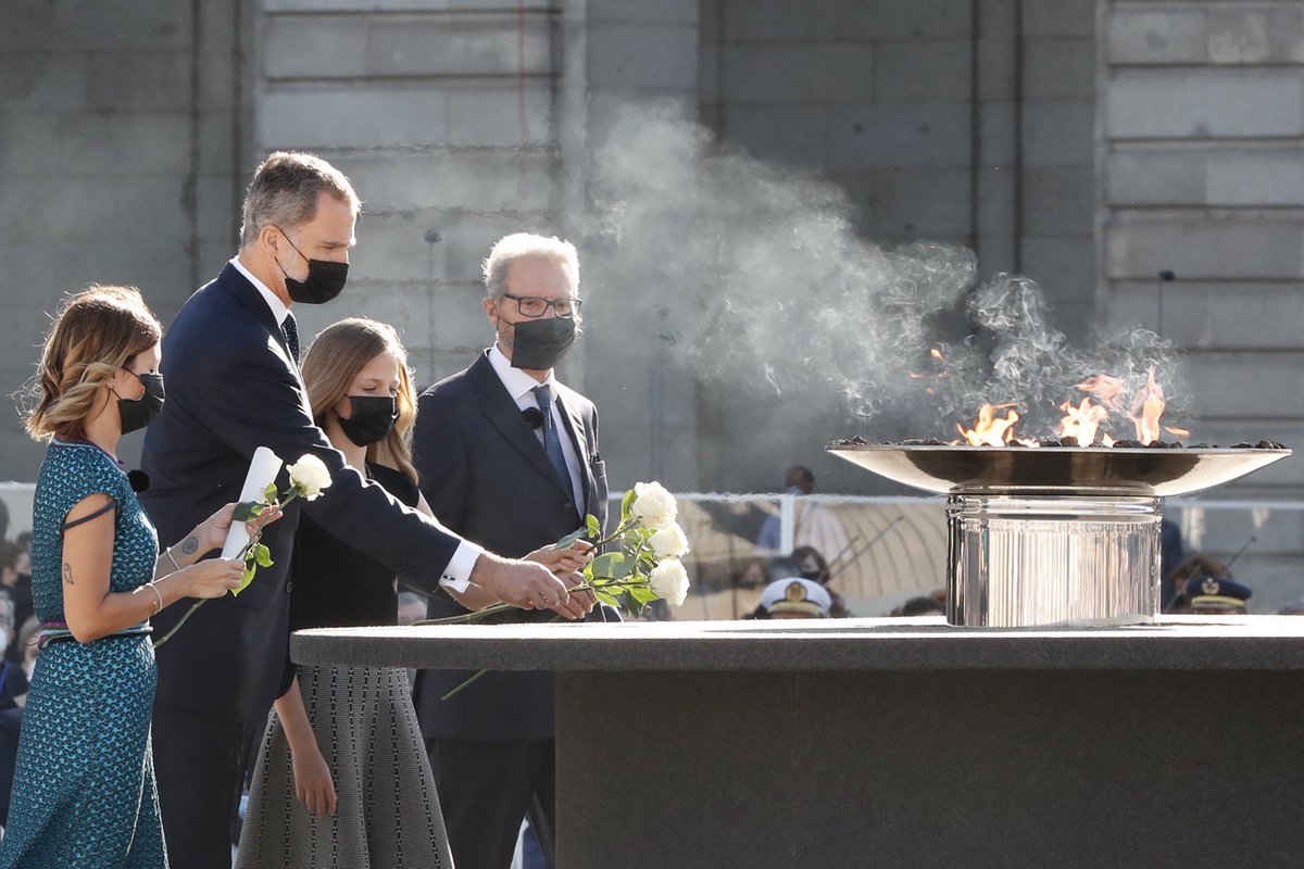 CEREMONIA DE ESTADO HOY EN PALACIO REAL.
Análisis en mi blog: carlosfuente.es/2020/07/ceremo… Aciertos y posibles mejoras en el acto de homenaje a las víctimas de #COVID19  y de reconocimiento a la sociedad. #protocolo #eventos @homenajes