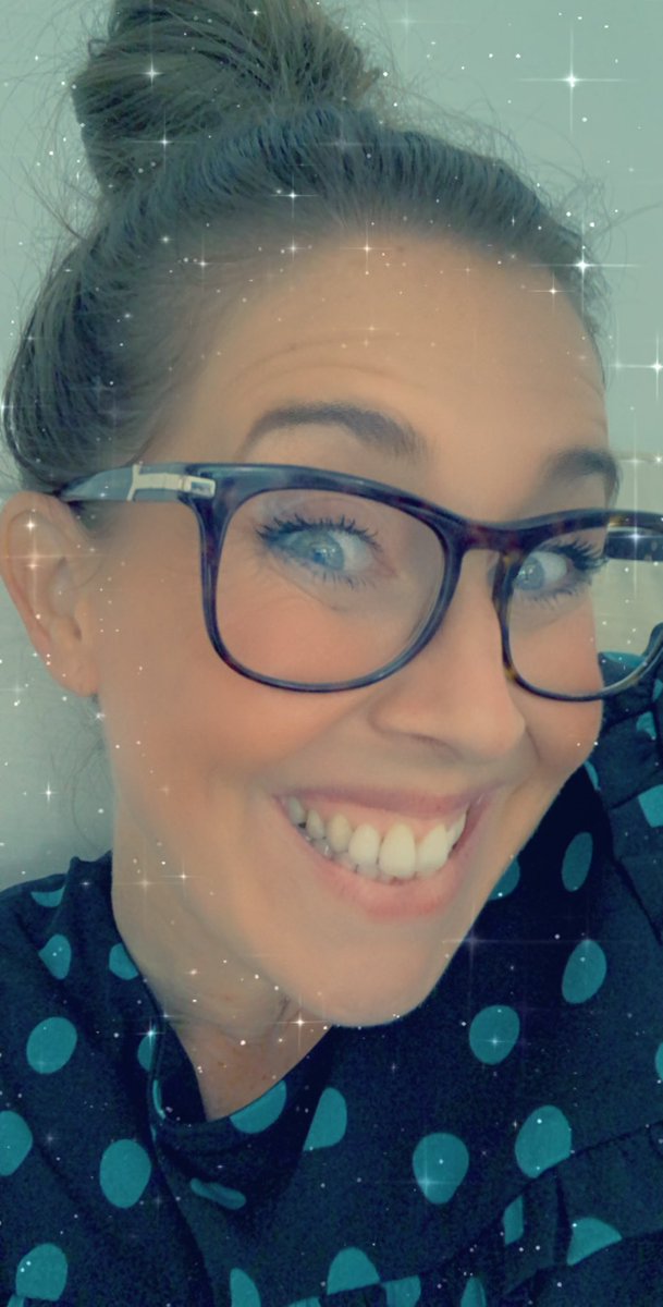 Holly Amy English teacher 📚 tweet media