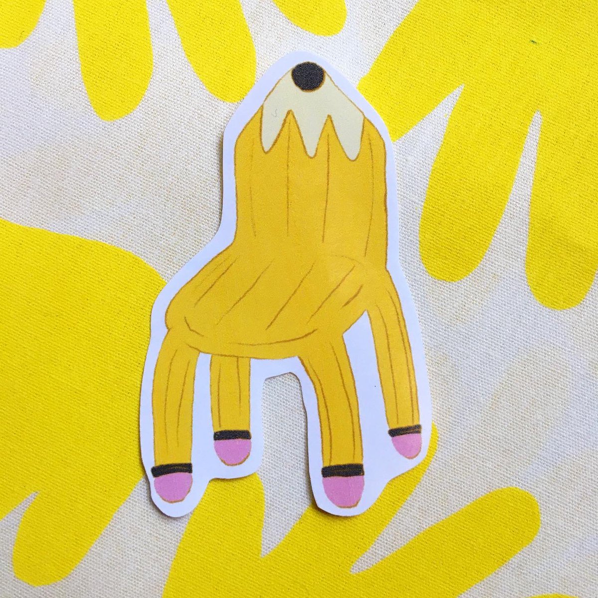 RatHandsPress's tweet photo. pencil chair + sticker ehehehe ✏️🪑 https://t.co/jG0UKas1Ub