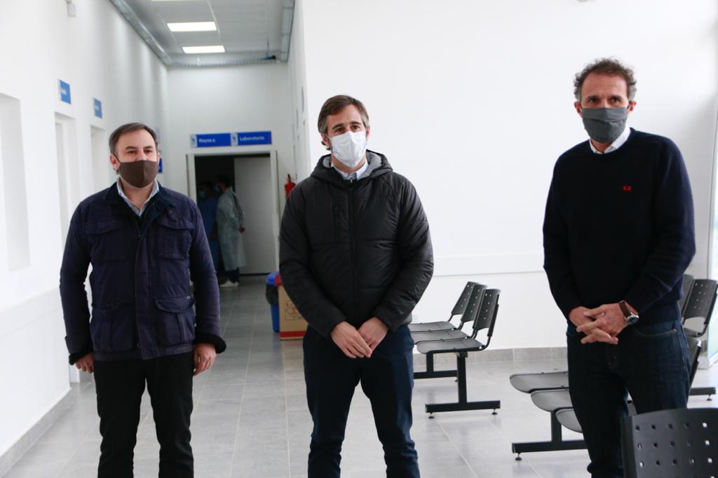 FedericoAchaval's tweet photo. Hoy junto al Ministro @gkatopodis recorrimos el Hospital Municipal de #PresidenteDerqui. Una obra que pudimos realizar gracias al esfuerzo y al trabajo articulado entre la Nación, la Provincia y el Municipio. https://t.co/oejJ3BhDUv
