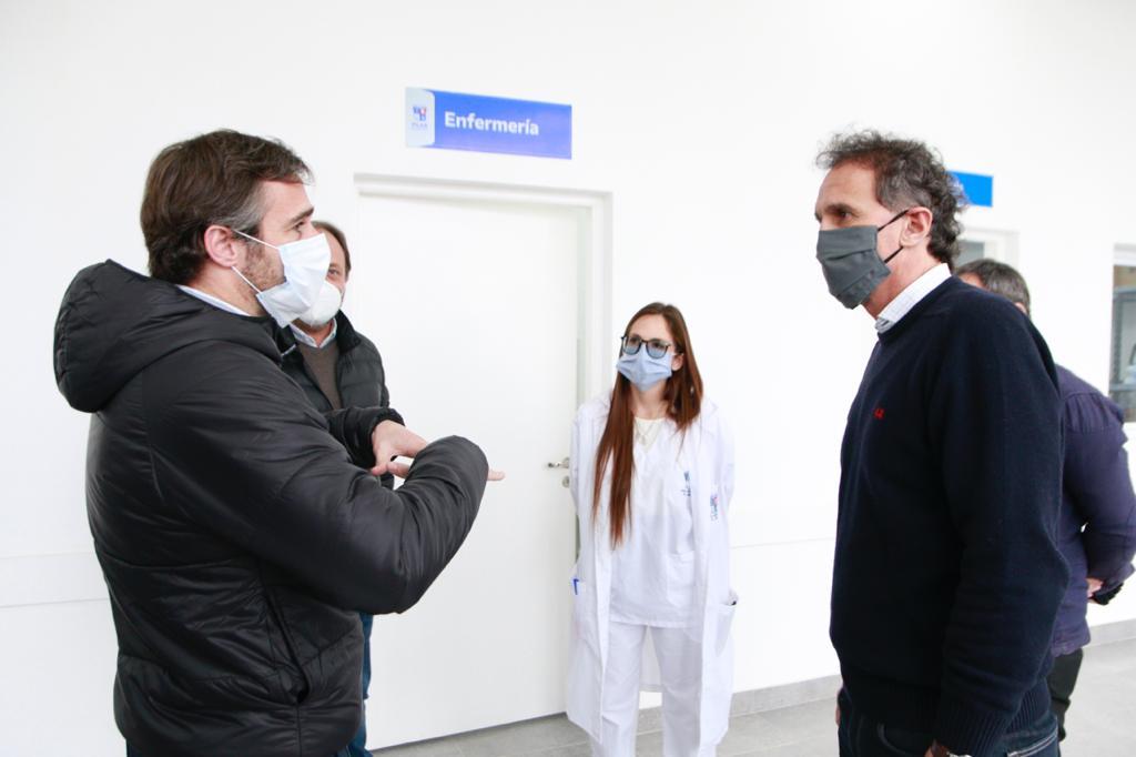 FedericoAchaval's tweet photo. Hoy junto al Ministro @gkatopodis recorrimos el Hospital Municipal de #PresidenteDerqui. Una obra que pudimos realizar gracias al esfuerzo y al trabajo articulado entre la Nación, la Provincia y el Municipio. https://t.co/oejJ3BhDUv
