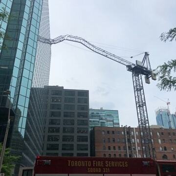 EElectricalCa's tweet photo. Downtown Toronto craine problems
Wellington and Simcoe
#toronto #torontocontractor #catastrophicfailure https://t.co/TyOYz6EEkP https://t.co/2umsZhVtsh