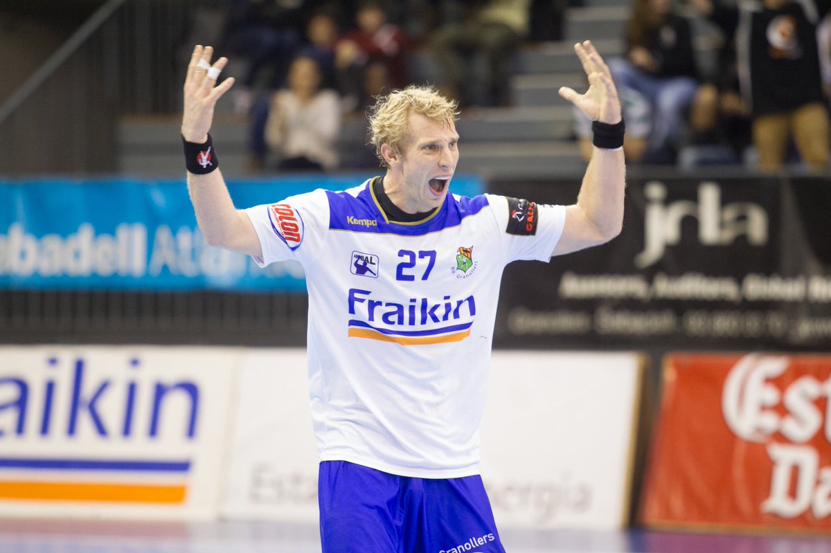 MrAAgudo's tweet photo. Perdoneu, però ho havia de fer. @BMGranollers #DéuViking #orgullBMG ⚪️🔵 https://t.co/0GVKDkKj2X