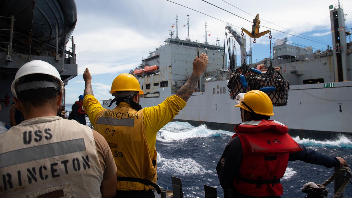 блокировать корабль