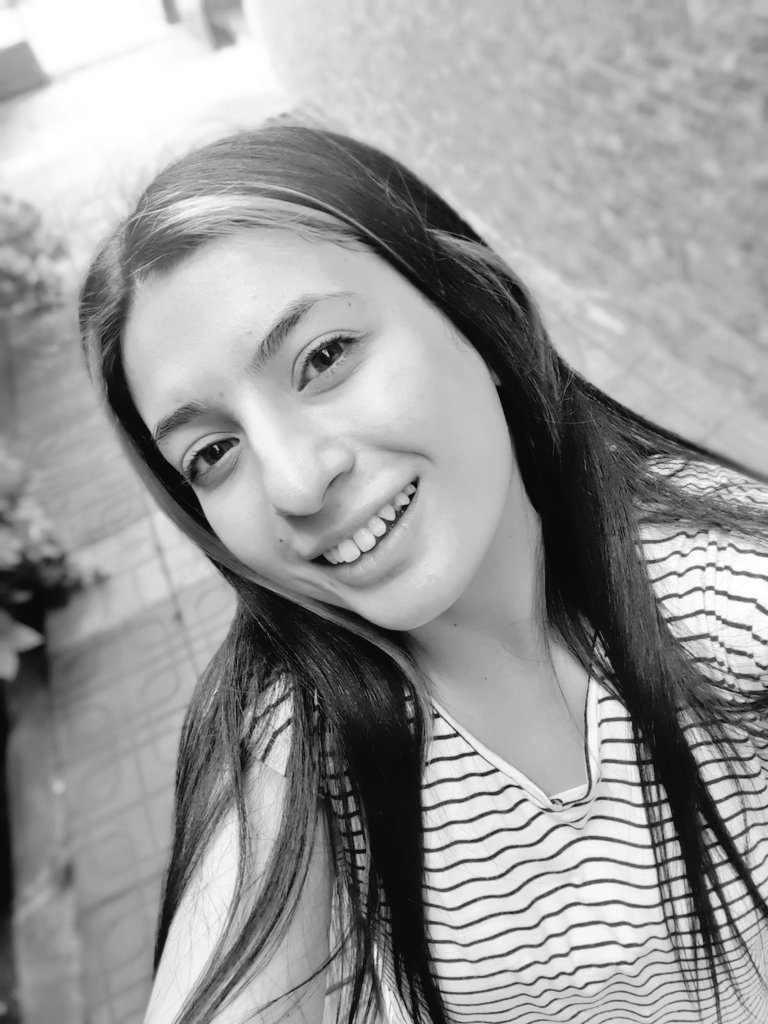 Elfida2's tweet photo. Necip fazıl'ın 
“lafımın dostusunuz, çilemin yabancısı.” dediği...🌸 https://t.co/YXVBLkzc44