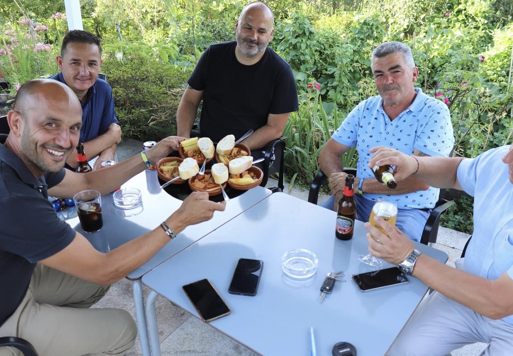 alcporrino's tweet image. Collendo forzas en #Atios antes de ir a #Cans a compartir cos veciños e veciñas un dos seus días grandes